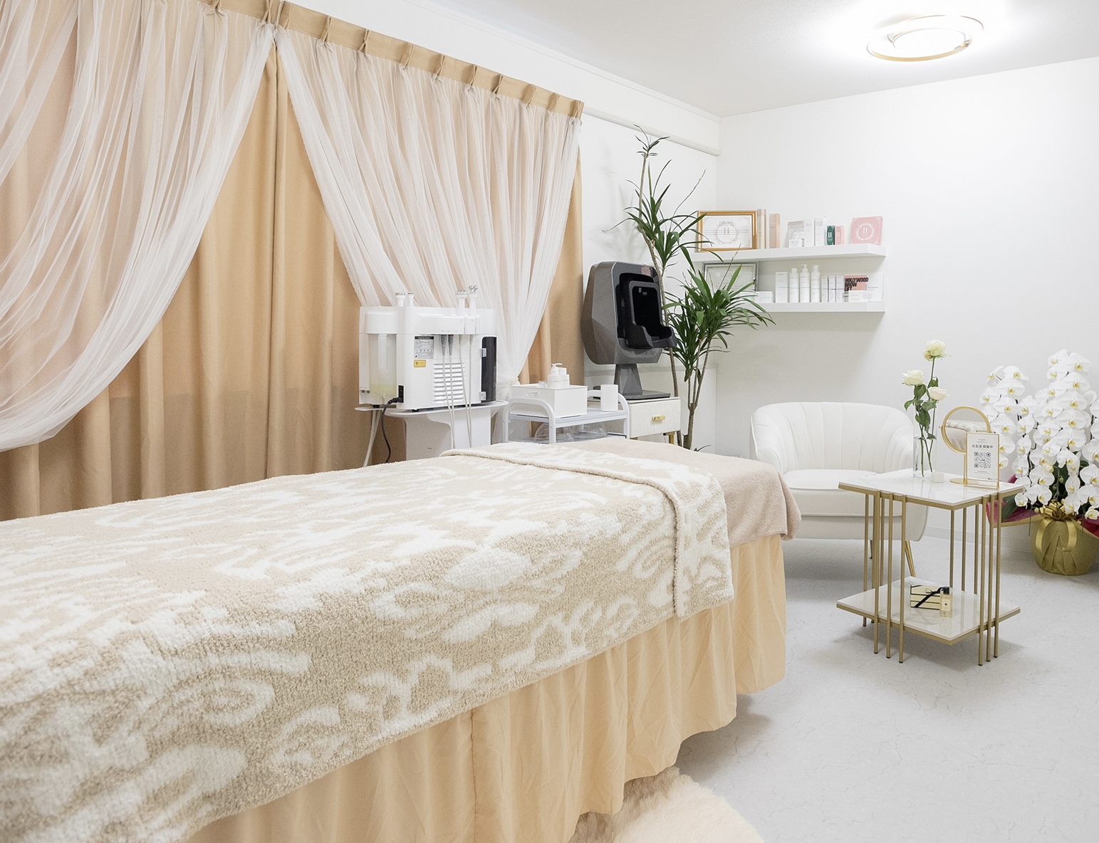 ETERNAのサロン内装 — 完全プライベート空間